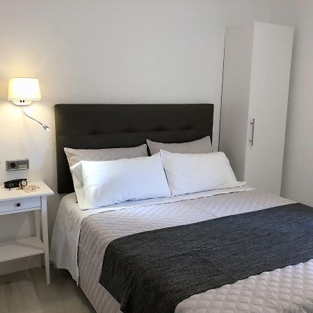 Apartaments La Palmera, Terrace & Pool Сант Марти д'Емпуриес Стая снимка