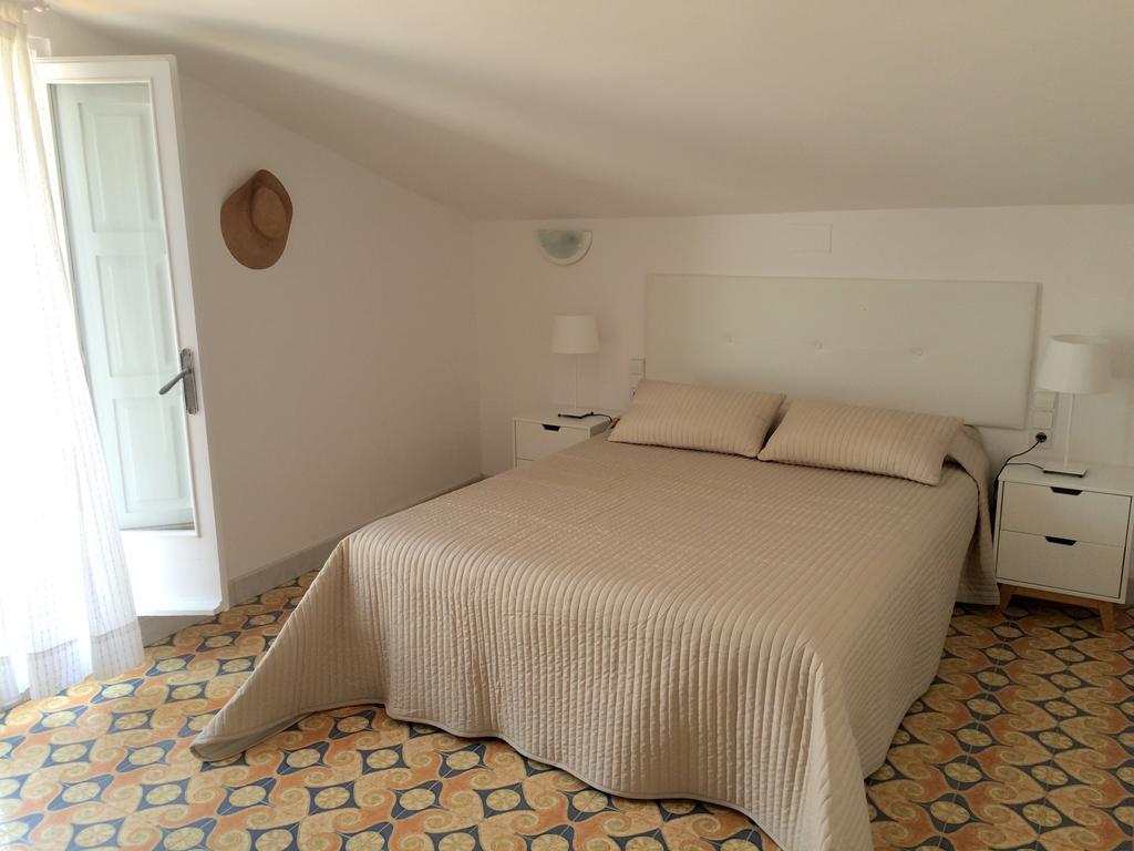 Apartaments La Palmera, Terrace & Pool Сант Марти д'Емпуриес Екстериор снимка